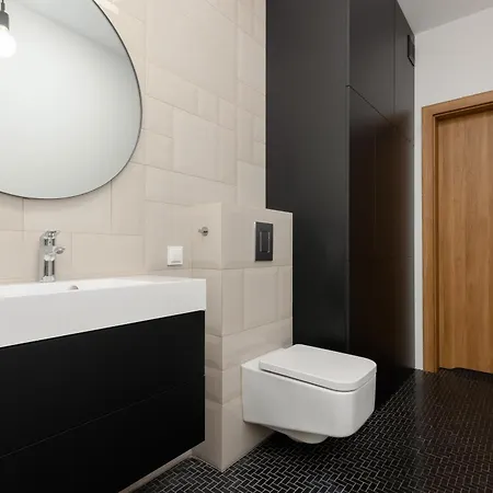 Minimalist In With Parking Near Kaliska By Renters