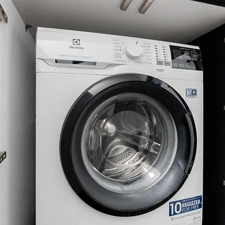 Minimalist In With Parking Near Kaliska By Renters