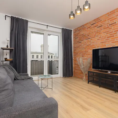 Minimalist In With Parking Near Kaliska By Renters Apartment *