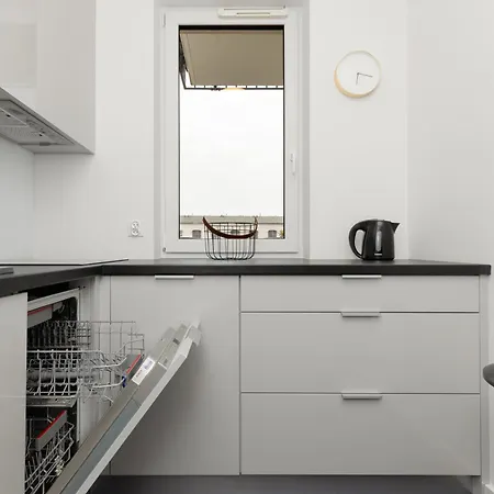 Minimalist In With Parking Near Kaliska By Renters