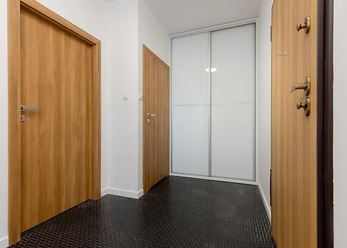 Minimalist In With Parking Near Kaliska By Renters Daire Łódź