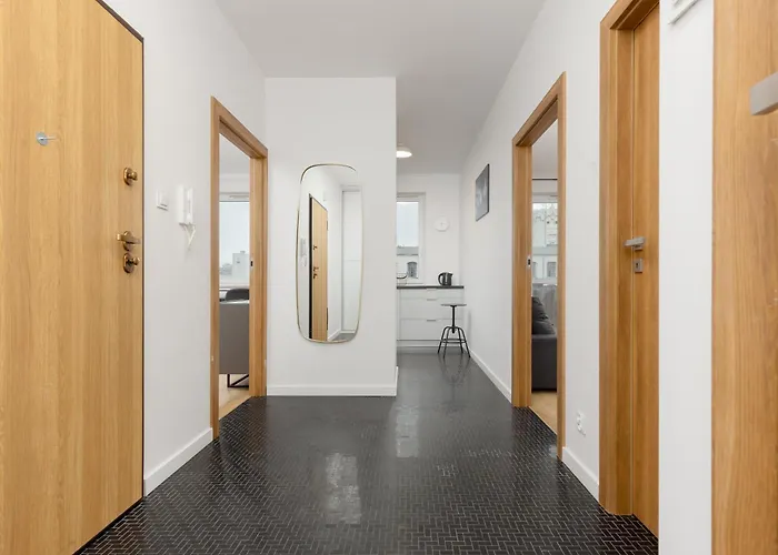 Minimalist In With Parking Near Kaliska By Renters